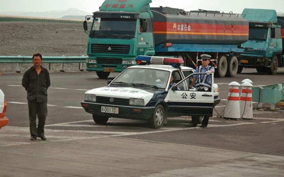 Europejskie firmy transportowe chcą wykonywać przewozy w Chinach (punkt kontroli drogowej w pobliżu 