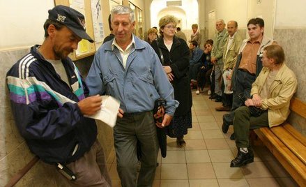 Wzrost minimalnej pensji nie pozbawi prawa do zasiłku