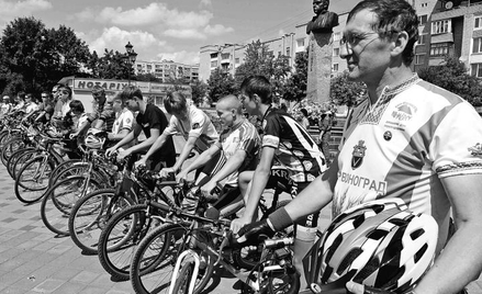 Uczestnicy rajdu rowerowego „Europejskimi śladami Stepana Bandery” wyruszyli 1 sierpnia spod pomnika