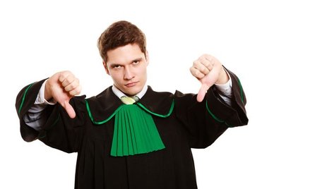 Młody prawnik, czekając na klienta, może umrzeć z głodu - mówi adwokat Jacek Kondracki