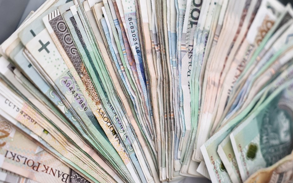 Złoty jest odporny na zawirowania w polityce