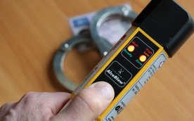 Kobieta była kompletnie pijana, co potwierdziło badanie alkomatem wskazujące ponad dwa promile alkoh