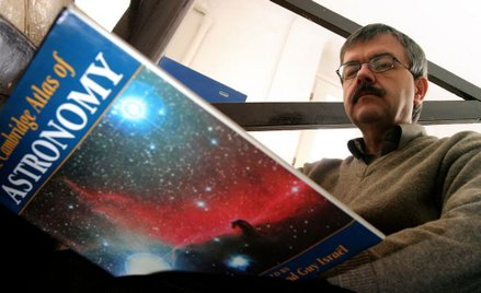 Prof. Andrzej Udalski jest związany z UW