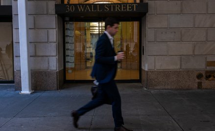 Superinwestorzy od wielu kwartałów więcej akcji sprzedają niż ich nabywają