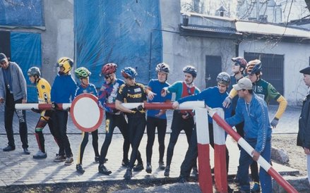 Zbigniew Libera "Kolarze"