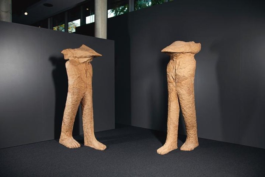 Słynne rzeźby Magdaleny Abakanowicz, „Parys” i „Odys” pojawiły się na aukcji 8 listopada z szacunkow