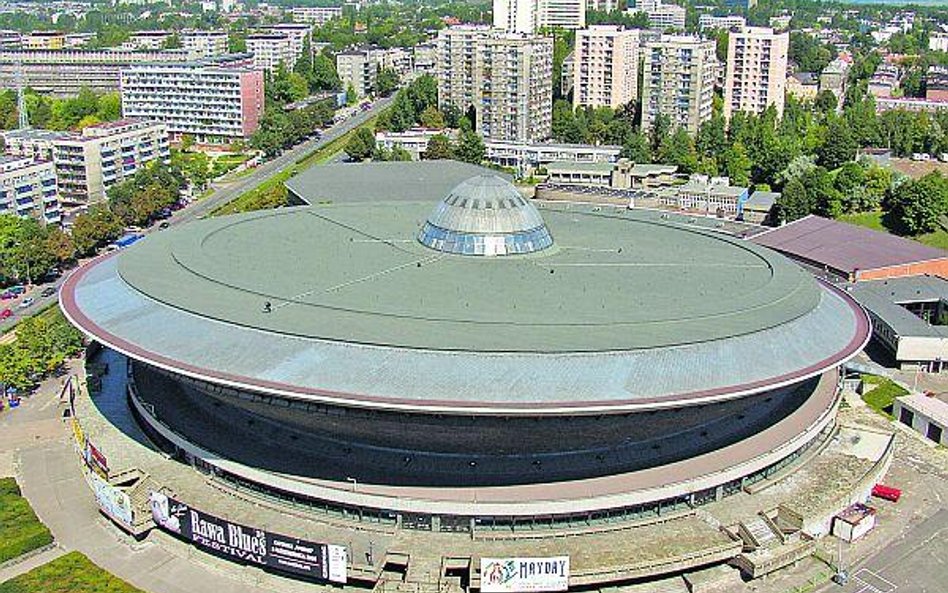 Wokół katowickiego Spodka jak grzyby po deszczu rosną call centers i centra likwidacji szkód towarzy