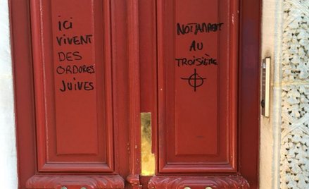 Antysemickie graffiti wstrząsnęło Paryżem