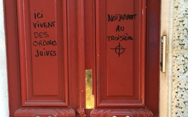 Antysemickie graffiti wstrząsnęło Paryżem
