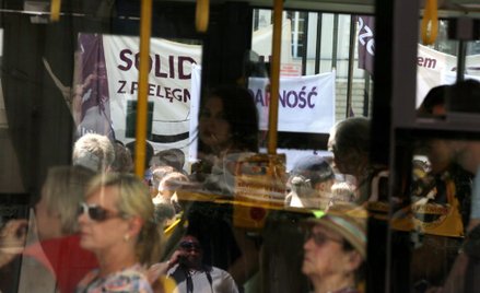 Pikieta pielęgniarek i położnych solidaryzujących się z pielęgniarkami CZD