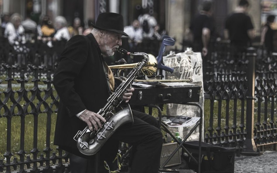 Firmy muzyczne inwestują w AI, która przewidzi przeboje