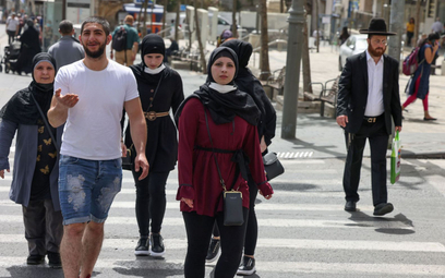 Izrael: Efekt uboczny obowiązku noszenia masek. Chodzi o ciężką astmę