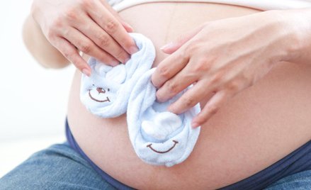 Nieletnie kobiety w ciąży pominięte przez prawo