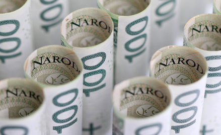 Koniec powyborczej euforii? W środę złoty słabnie