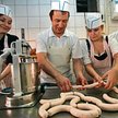 Akademia Kiełbas i Parówek była pierwszym podejściem do promowania Weißwurst czyli białej kiełbasy