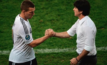 Lukas Podolski, Joachim Löw: męski uścisk dłoni