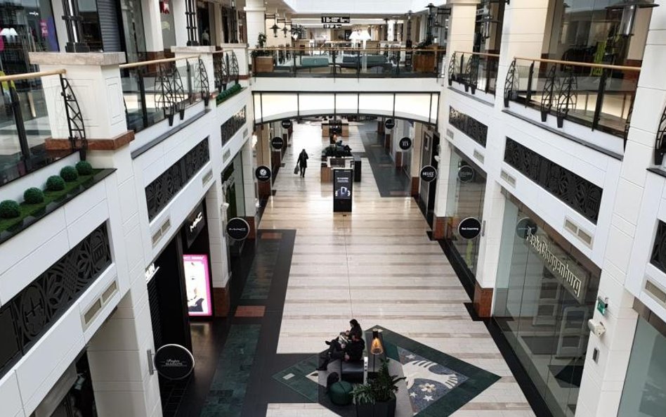 Bardzo skromne otwarcie centrów handlowych