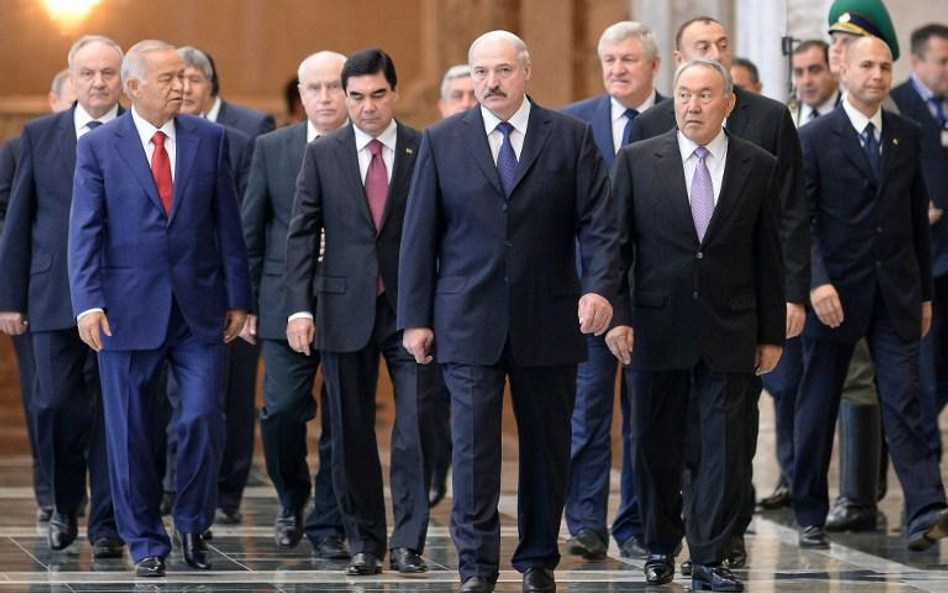 Aleksandr Łukaszenko otworzył w Mińsku szczyt WNP
