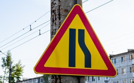 Rada dzielnicy wniosła o wprowadzenie zakazu zwężania ulic oraz likwidowania miejsc parkingowych na 