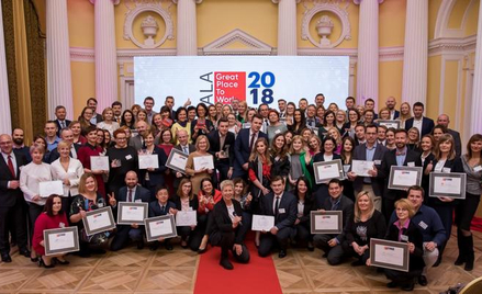W rankingach pracodawców startują nie tylko korporacje. Na zdjęciu laureaci (25 firm) tegorocznej po