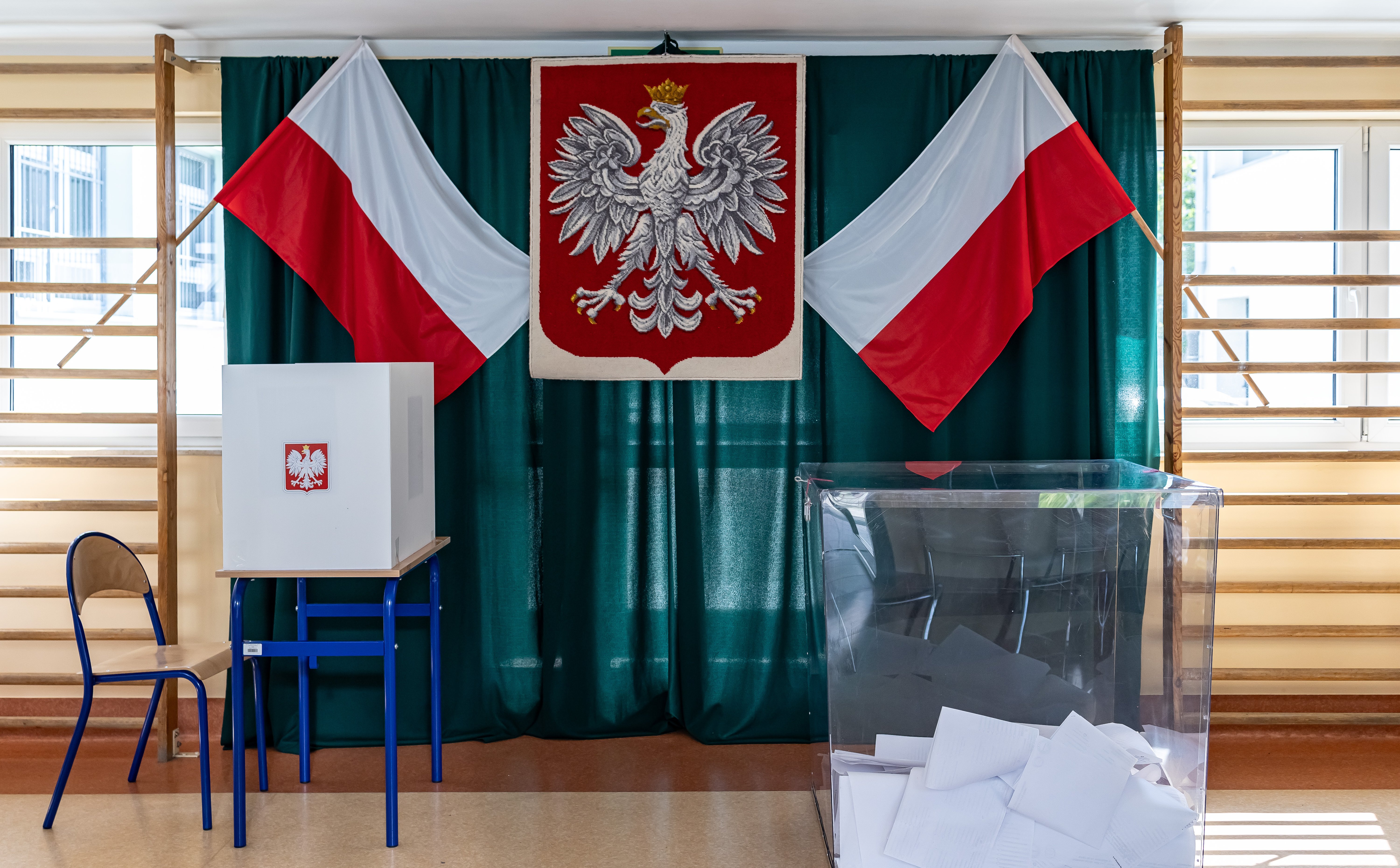 Konfederacja „języczkiem u wagi”. Jakie koalicje po wyborach parlamentarnych wyobrażają sobie Polacy?