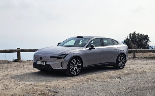 Volvo ES90