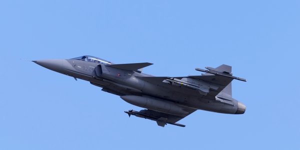Hungarian Gripen fighter jet crashes near Szolnok — pilot ejects safely