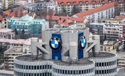 Niemcy: Akcje producentów aut pod dużą presją