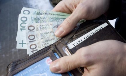 Państwo wydaje coraz więcej na obywateli