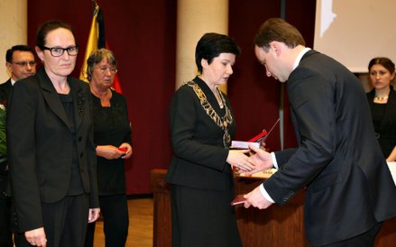 15.04.2010 WARSZAWA, PKIN. NADZWYCZAJNA SESJA MIASTA STOŁECZNEGO WARSZAWY, W ZWIĄZKU Z KATASTROFA RZ