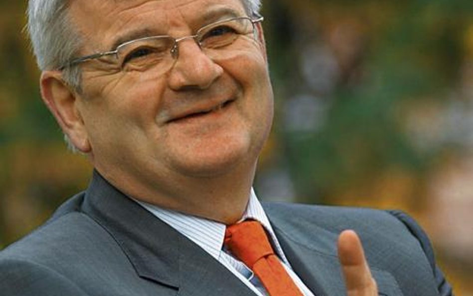 Joschka Fischer na razie milczy