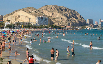 Plaże Costa Blanca czekają na turystów długoterminowych