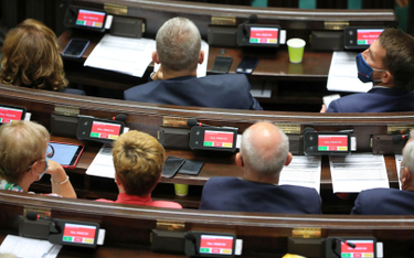 Dokonanie reasumpcji głosowania podczas posiedzenia Sejmu nie było zgodne z regulaminem izby