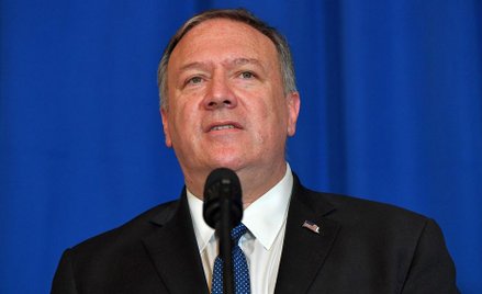 Trwa proces impeachmentu, Pompeo leci na Ukrainę