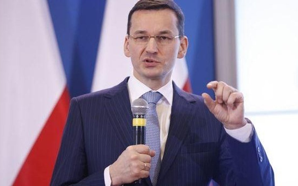 Morawiecki: możliwe "dostosowanie" podatków bankowego i handlowego w 2017 r.