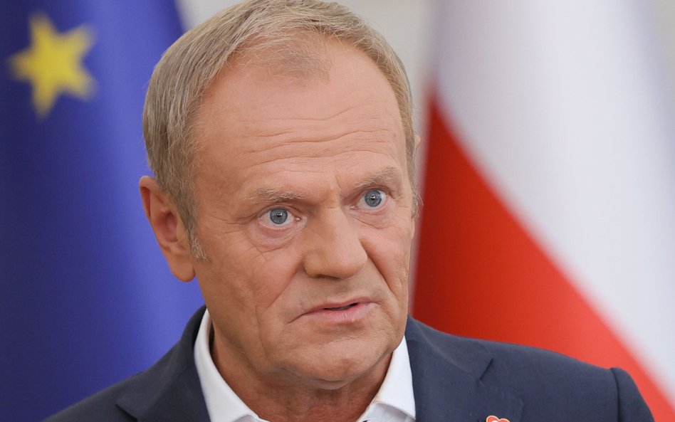 Premier Donald Tusk podczas konferencji prasowej w KPRM w Warszawie, 28 bm. Rząd przyjął projekt ust