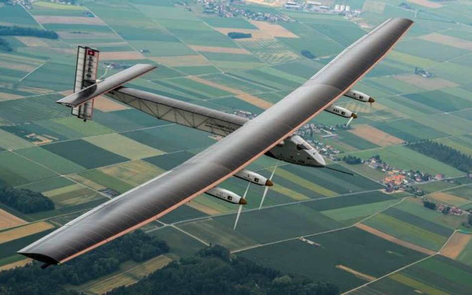 Jednoosobowy Solar Impulse 2 przeleci ponad 35 tysięcy kilometrów w ciągu 25 dni