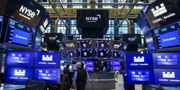 Imponująca siła Wall Street i niepewność w Warszawie