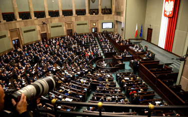 Sejm za dalszymi pracami nad ustawą budżetową na 2017 r.