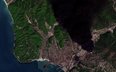 Widoczny na zdjęciu satelitarnym dym nad rafinerią w Tuapse w Kraju Krasnodarskim w Rosji