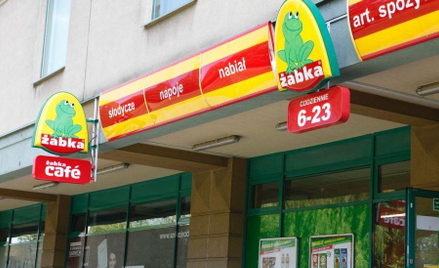 Żabka zbratała się z listonoszami