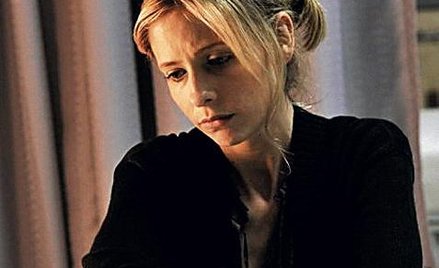 Weronika (Sarah Michelle Gellar) chce popełnić samobójstwo, bo nie widzi sensu dalszego życia