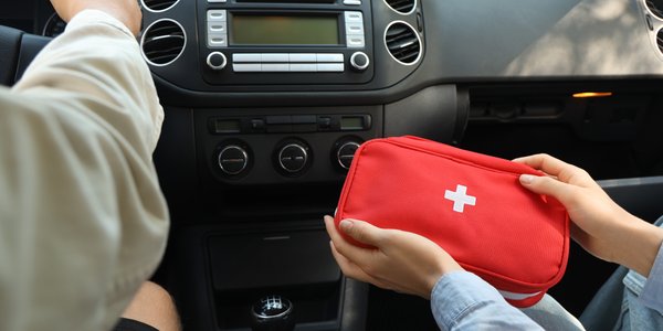 Ministerstwo zabrało głos w sprawie obowiązkowych apteczek w autach od 1 czerwca