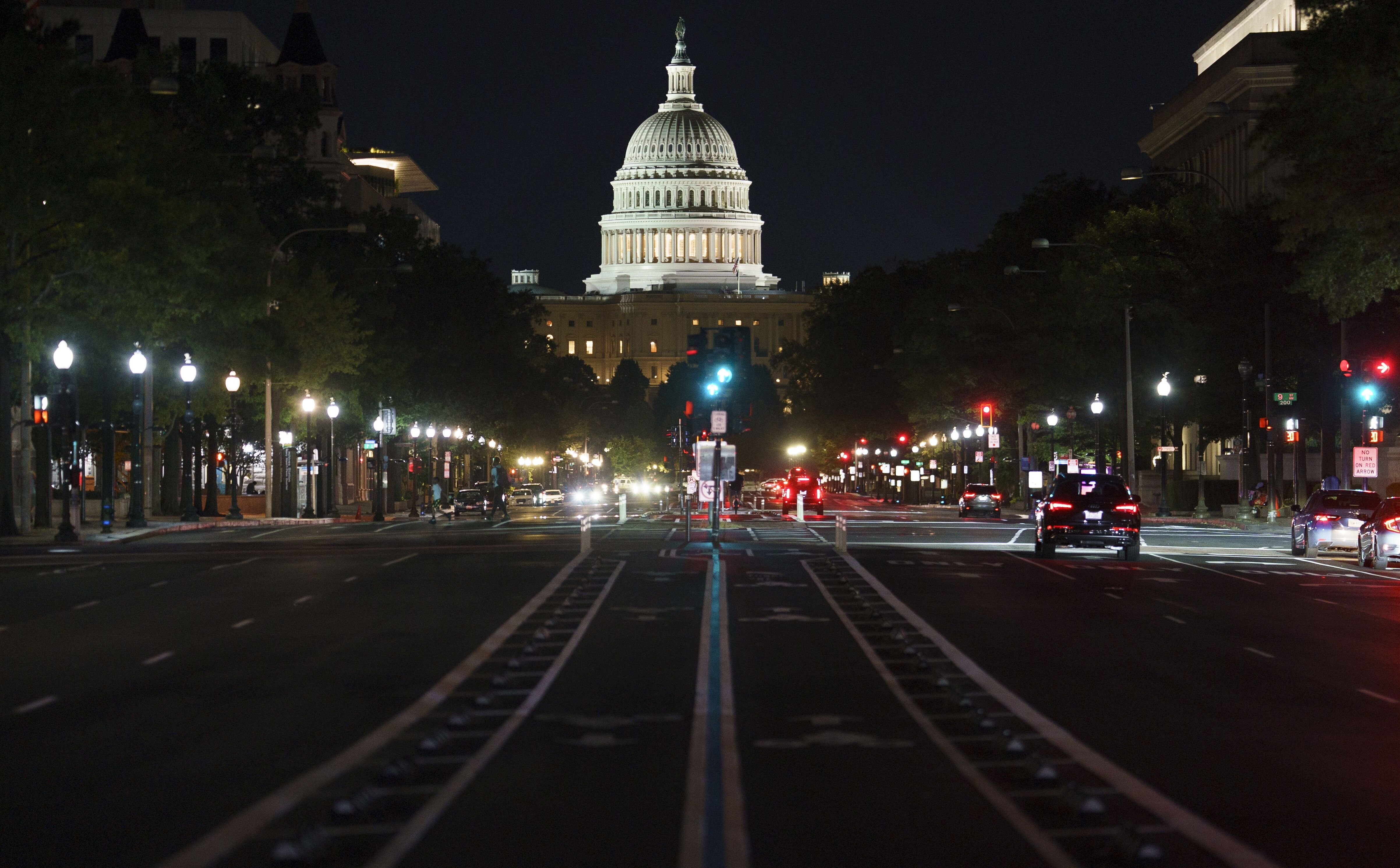 Donald Trump has brought the National defender  into the streets of Washington. "Authoritarian aspirations"