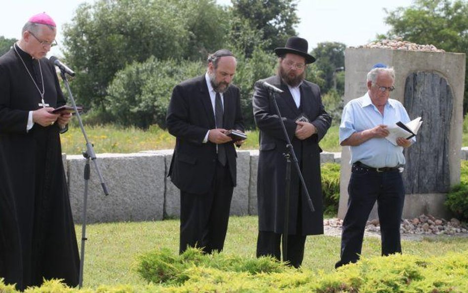 Prezydent prosi o wybaczenie za Jedwabne