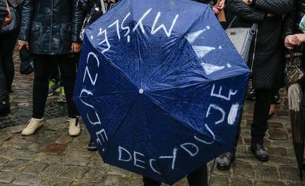 W 2016 r. czarny protest wsparły finansowo zagraniczne organizacje kobiece