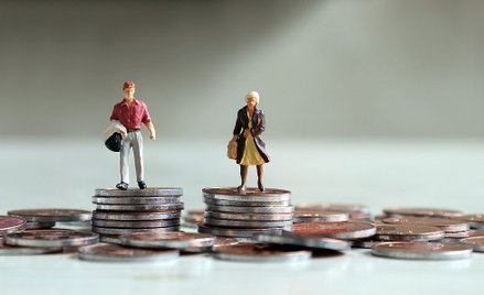 Luka płacowa w Polsce znów się rozszerza