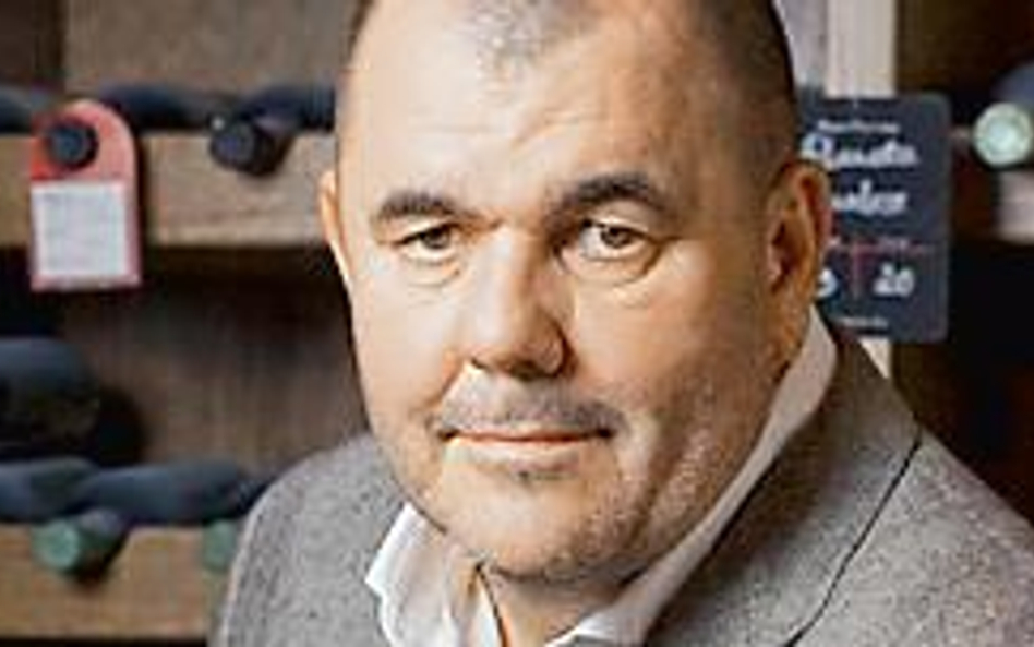Jerzy Mazgaj, prezes zarządu delikatesów Alma, miłośnik cygar, dobrych trunków i wybornej kuchni.