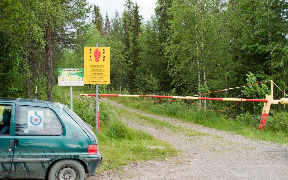 Rosja: Zbudował fałszywą granicę z Finlandią. Brał pieniądze od migrantów