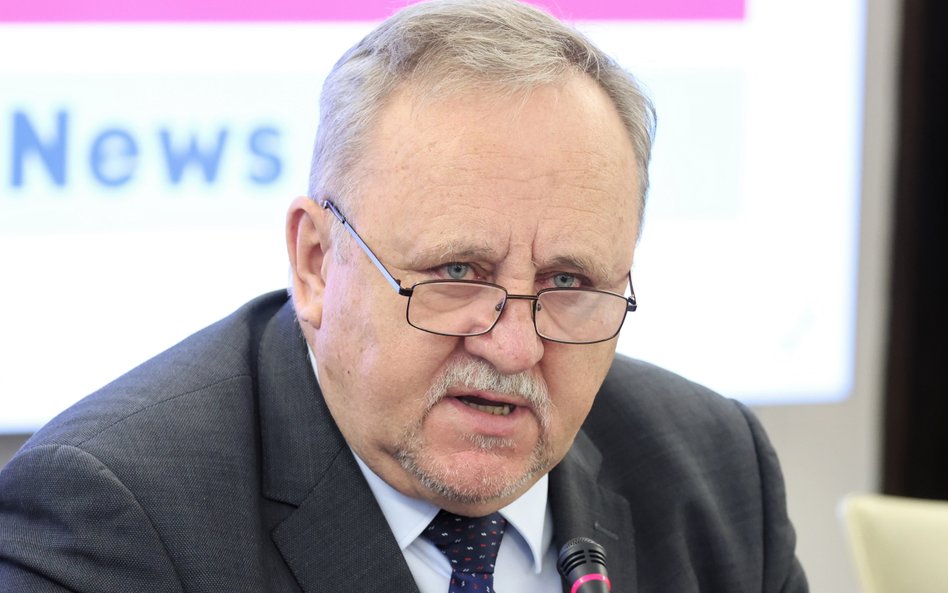 Bogusław Pacek, profesor nauk społecznych, doktor habilitowany nauk wojskowych, generał dywizji w st